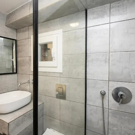 Christy * Πλατύς Γιαλός